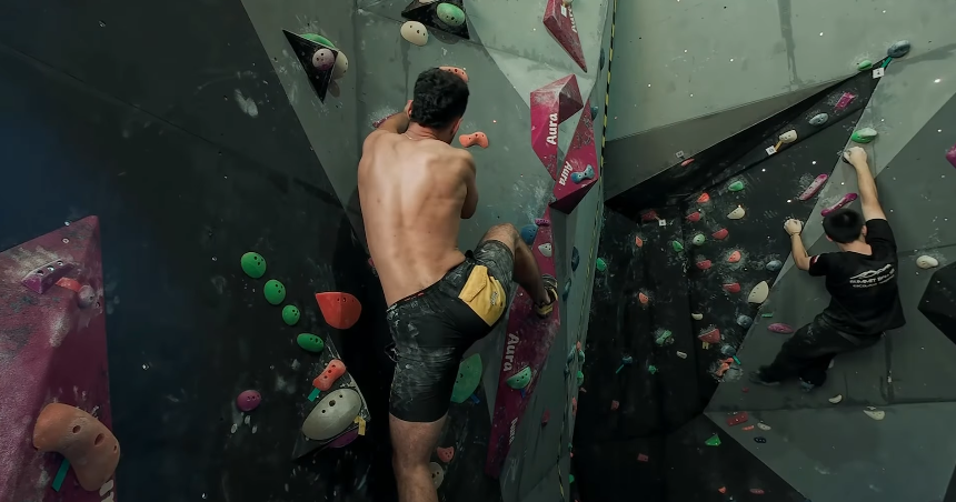 La Mano Boulder