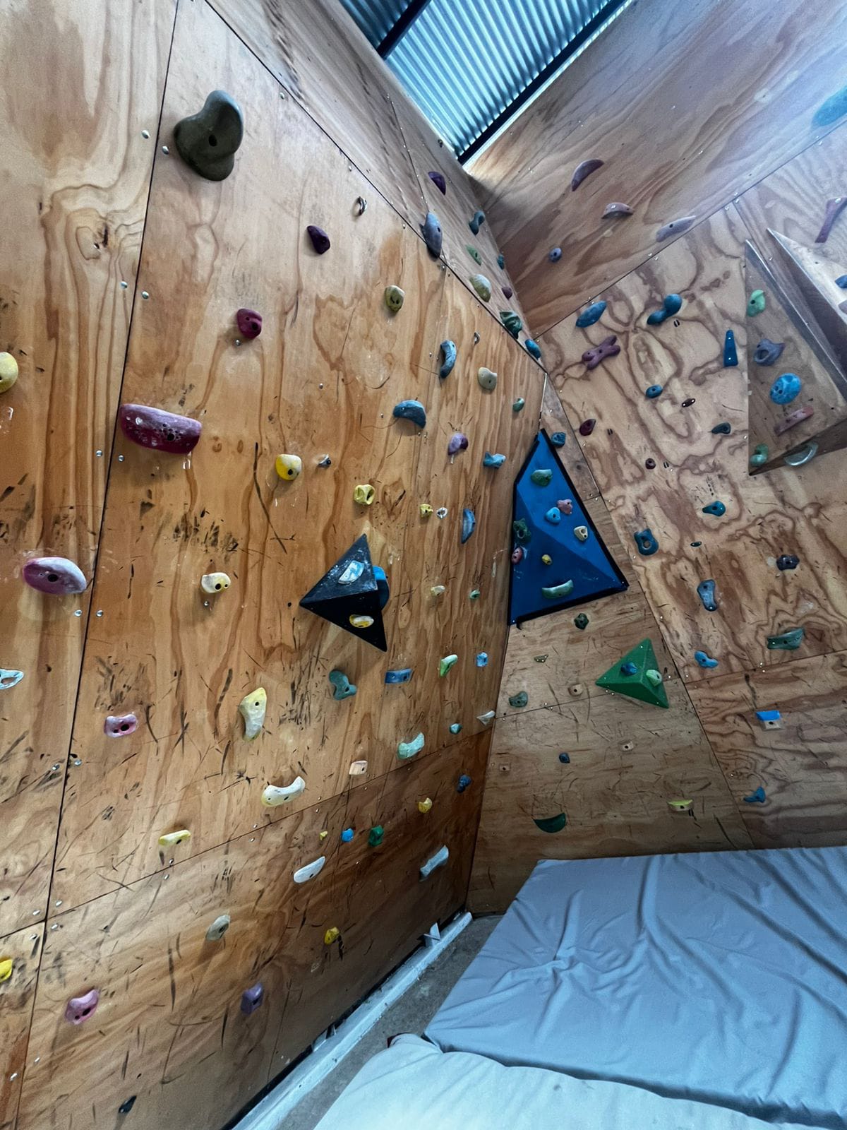 Kapura Boulder